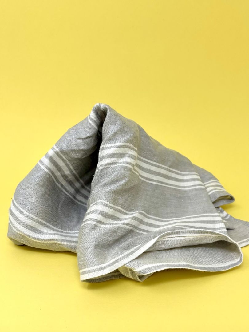 Furoshiki en lin gris ligné 69x69cm