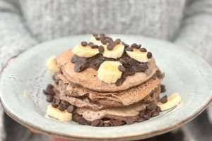 Pancakes à la farine d’épeautre, banane et chocolat