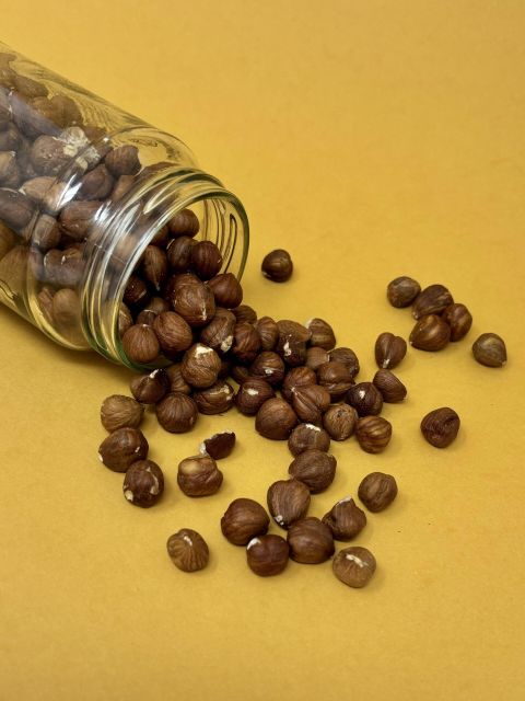 Noisettes d&eacute;cortiqu&eacute;es enti&egrave;res