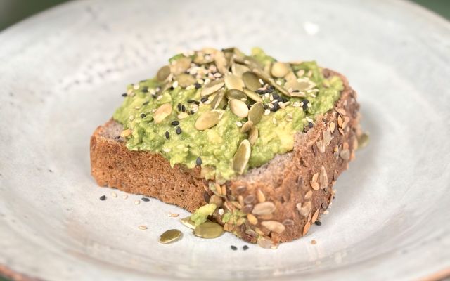 Toast à l’avocat (sans gluten) : idée de petit-déjeuner ou snack rapide