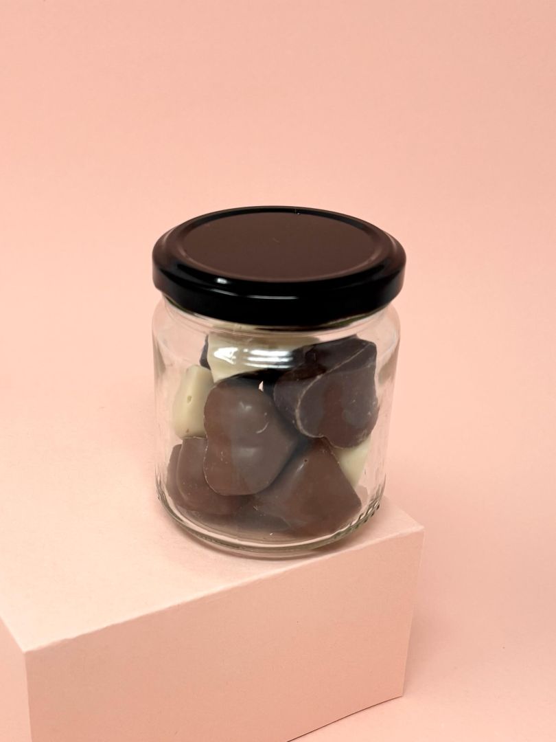 Pralinés en forme de coeur (chocolat blanc, lait et noir)